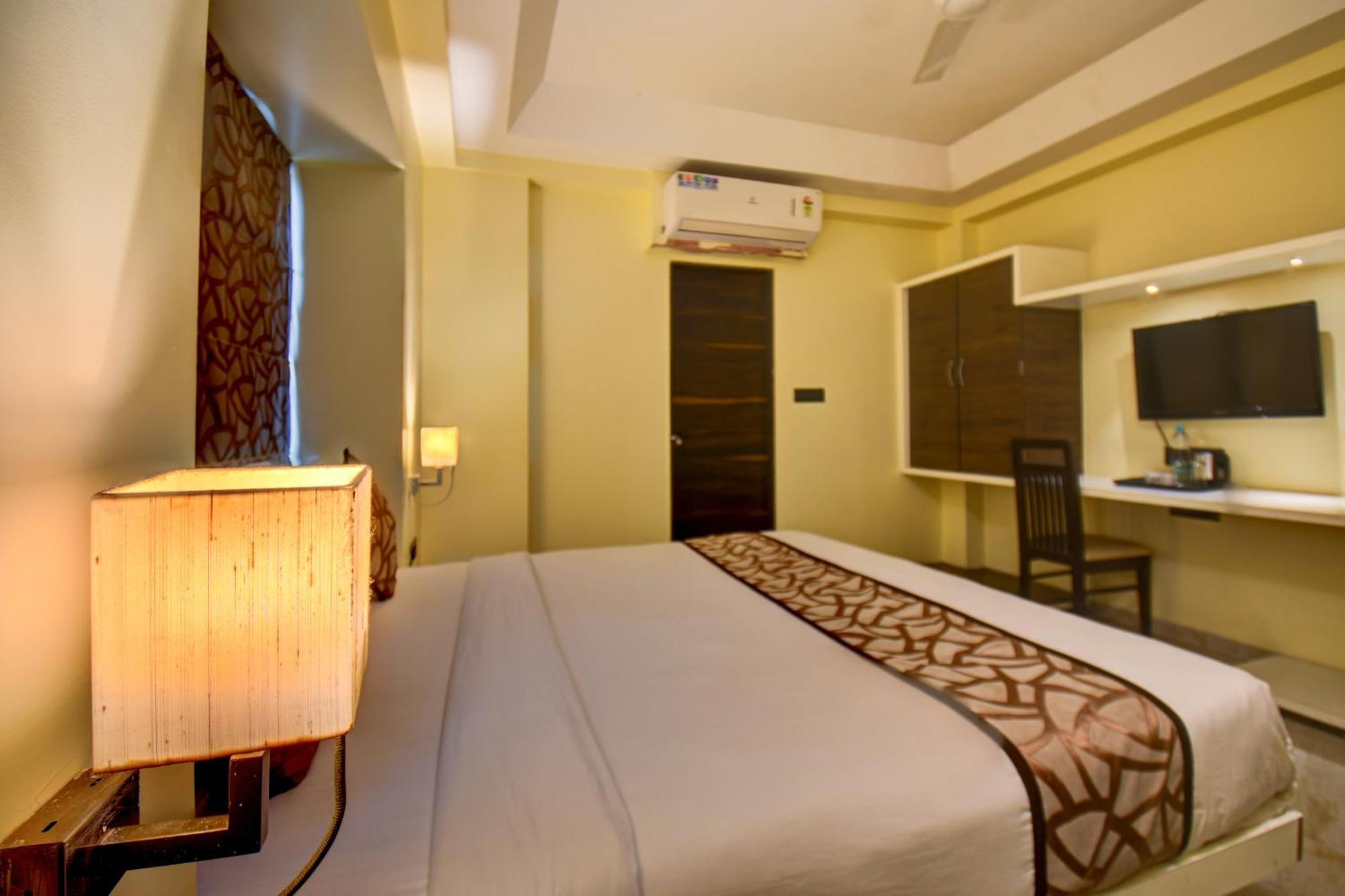 Hotel Deepali Executive Aurangábád Kültér fotó