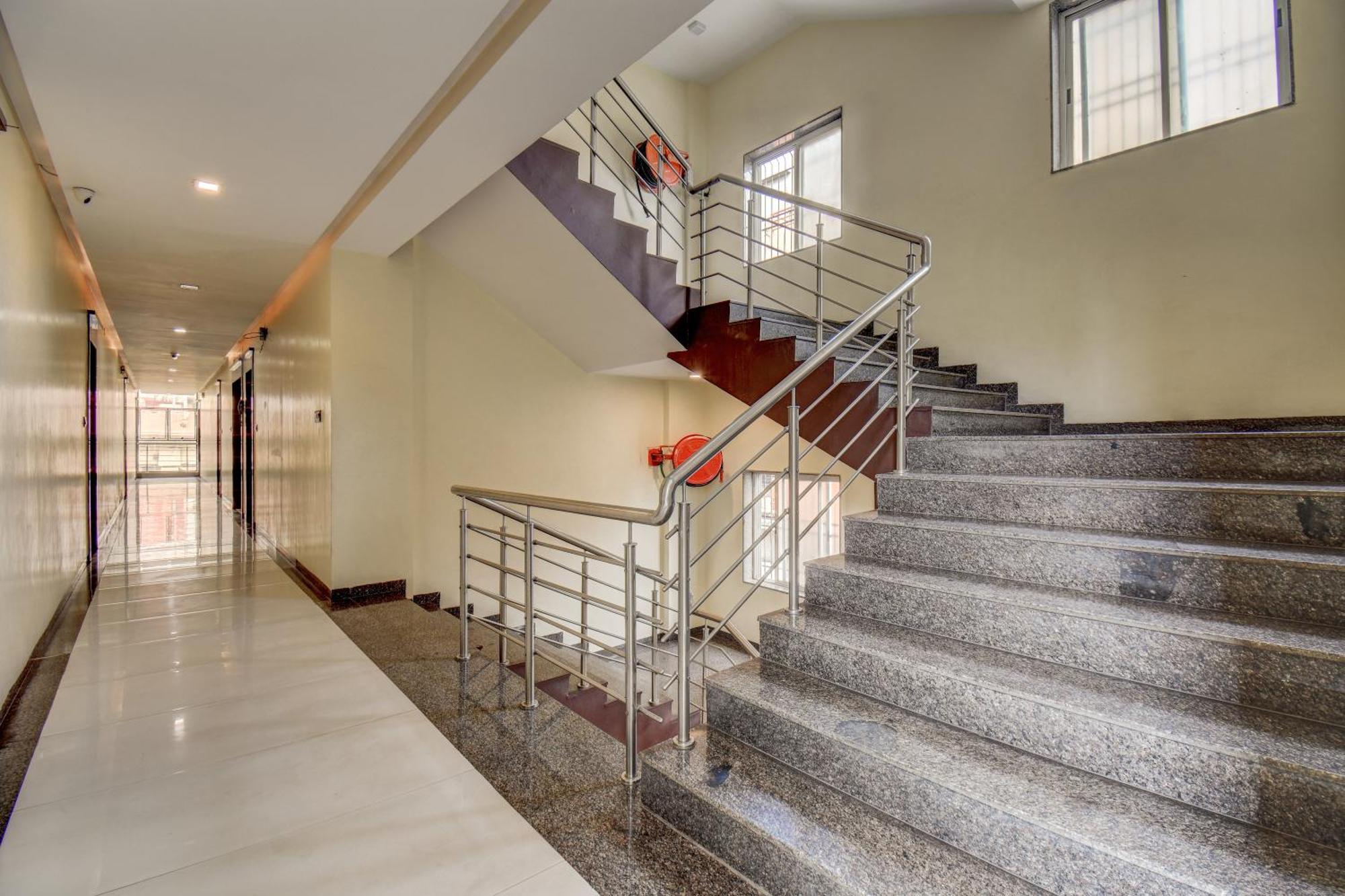 Hotel Deepali Executive Aurangábád Kültér fotó